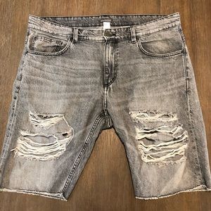 DIVIDED H&M MEN’S DENIM SHORTS